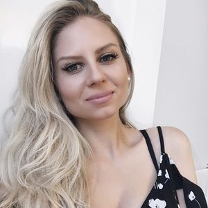 Meet your Posher, Raisa